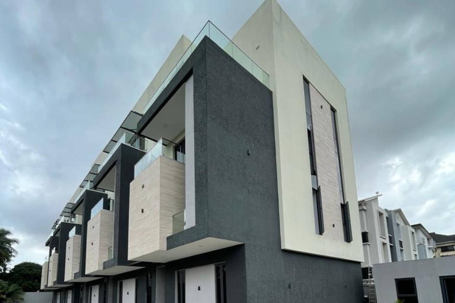 4 Bedroom Terrace