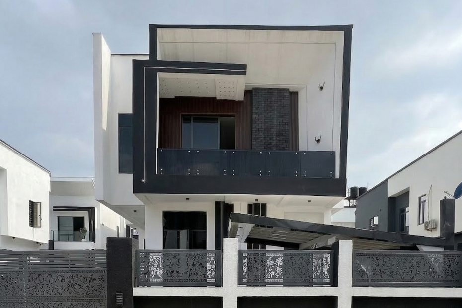 4 Bedroom Fully Detached House