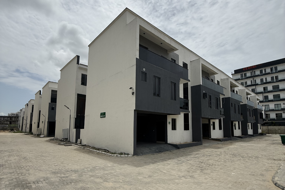 4 Bedroom Terrace
