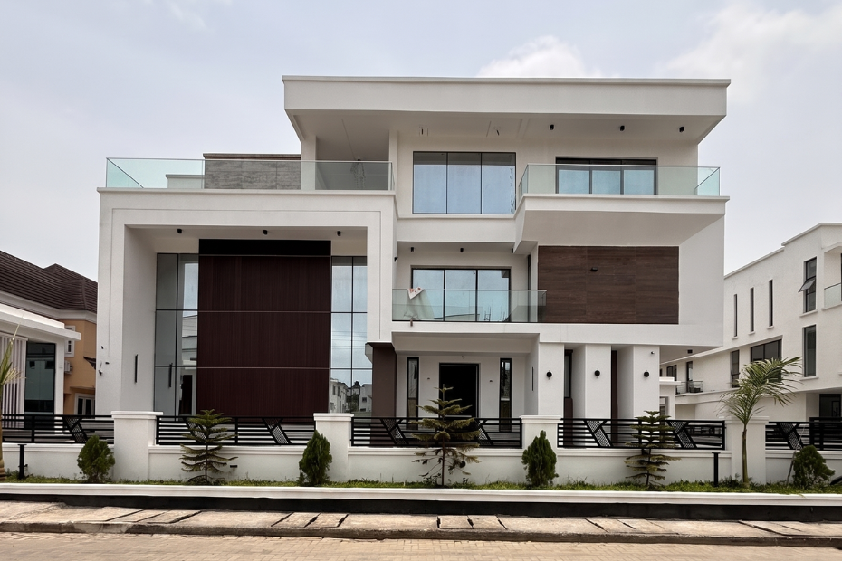5 Bedroom Fully Detached
